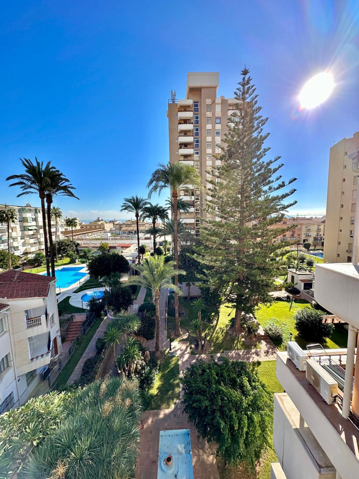 Gorgeous Apartment At The Sea In La Carihuela! Торемолинос Екстериор снимка