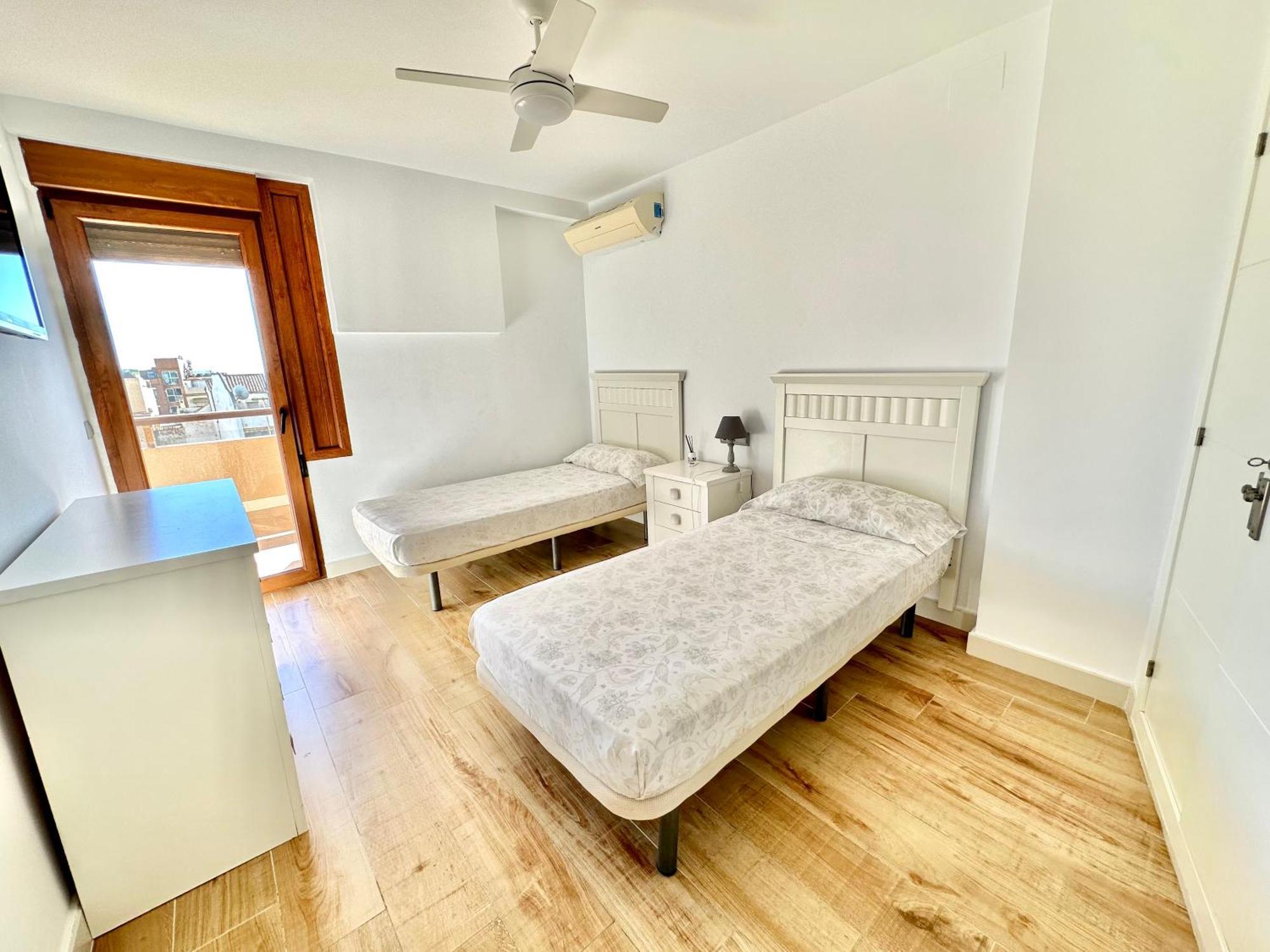 Gorgeous Apartment At The Sea In La Carihuela! Торемолинос Екстериор снимка